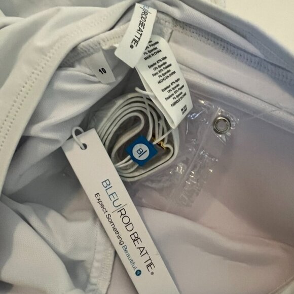 Bleu Rod Beattie Kore Twist Bandeau Premium One-Piece Swimsuit in White Size 10 - Picture 6 of 6